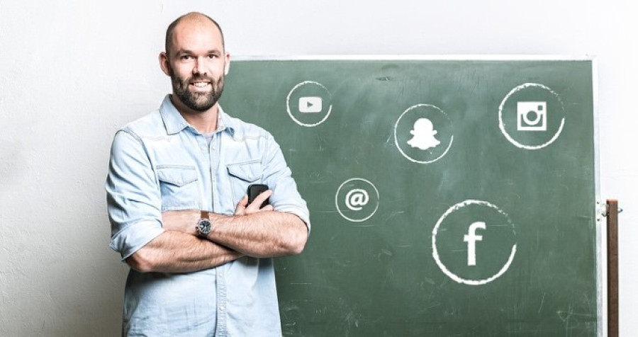 Digitaler Elternabend: Smartphones, Soziale Netzwerke und Gaming.